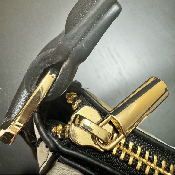 Small Purse - A New Day Brand - Palm Tree Leaf Design. 🍃👜🍃 - Picture 4 of 6